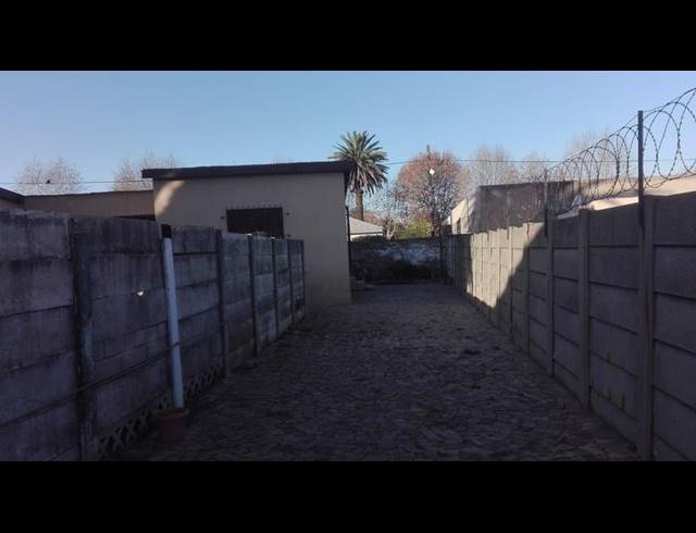 1 BEDROOM PROPERTY TO RENT IN SELECTION PARK